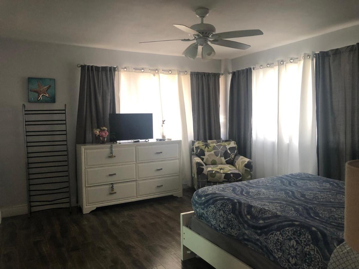 Hollywood Beachfront House エクステリア 写真